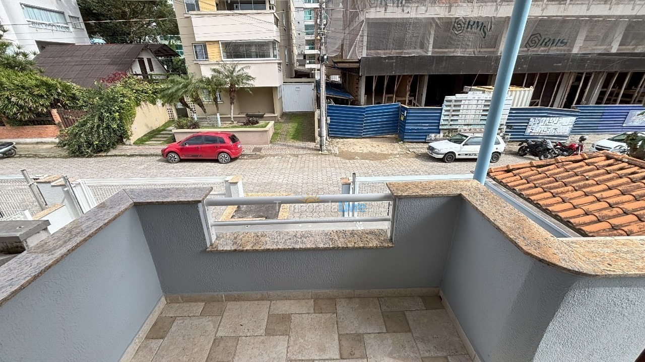 House for vacation rental in Bombinhas (Praia de Bombas)