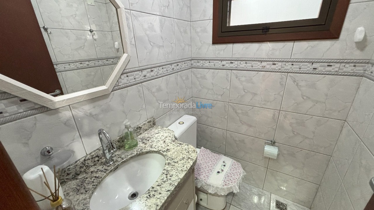 House for vacation rental in Bombinhas (Praia de Bombas)