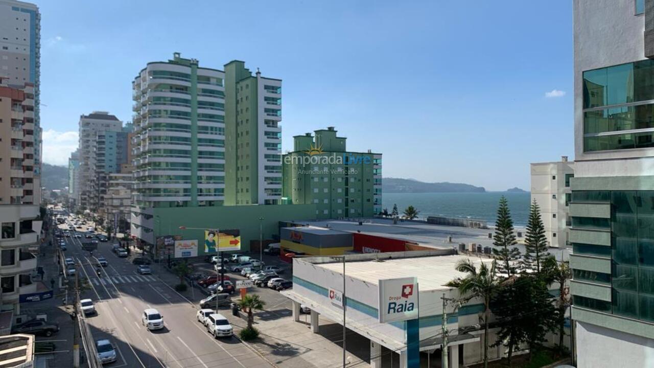 Apartamento para aluguel de temporada em Itapema (Meia Praia)