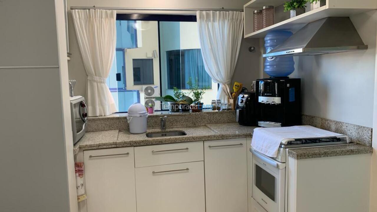 Apartamento para aluguel de temporada em Itapema (Meia Praia)