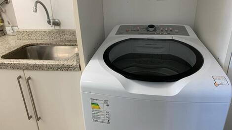 Apartamento de Luxo em Meia Praia | 4 Suítes, Vista Mar, Itapema