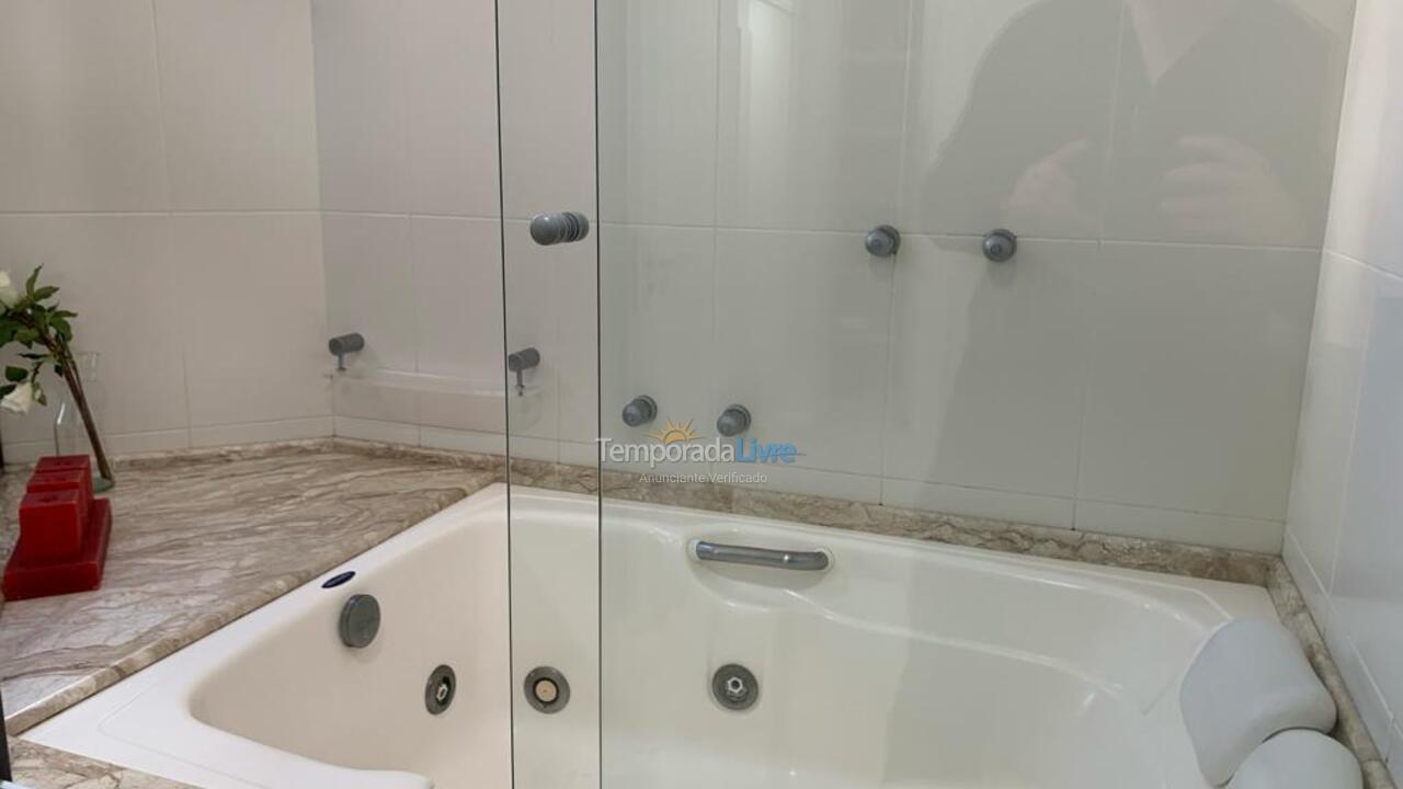 Apartamento para aluguel de temporada em Itapema (Meia Praia)