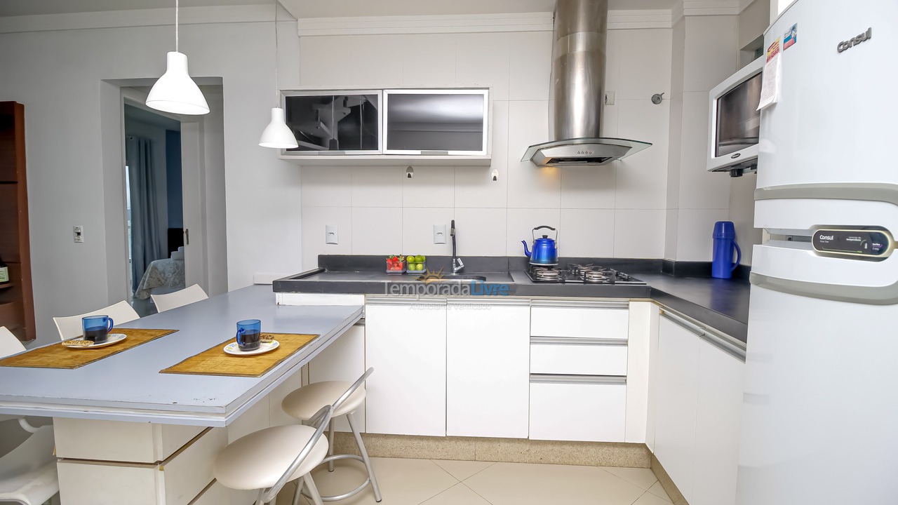 Apartamento para alquiler de vacaciones em Bombinhas (Praia de Quatro Ilhas)