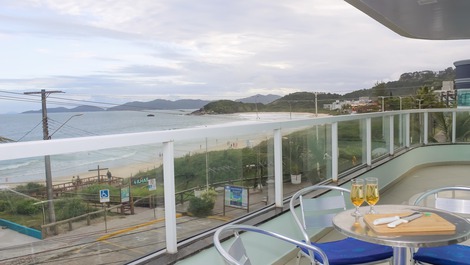 Apto para 7 personas con vistas a la Playa de 4 Islas - EXCLUSIVO