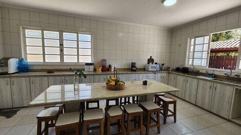 Casa com 4 suítes a apenas 50m da praia de Itamambuca