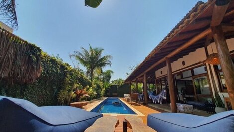 Casa para 12 pessoas a 50m da praia de Itamambuca