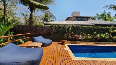 Casa para 12 pessoas a 50m da praia de Itamambuca