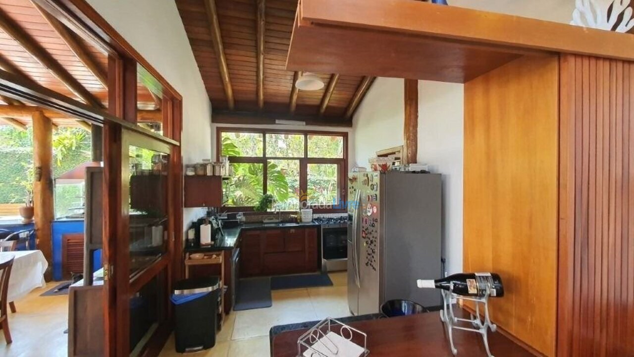 Casa para aluguel de temporada em Ubatuba (Itamambuca)