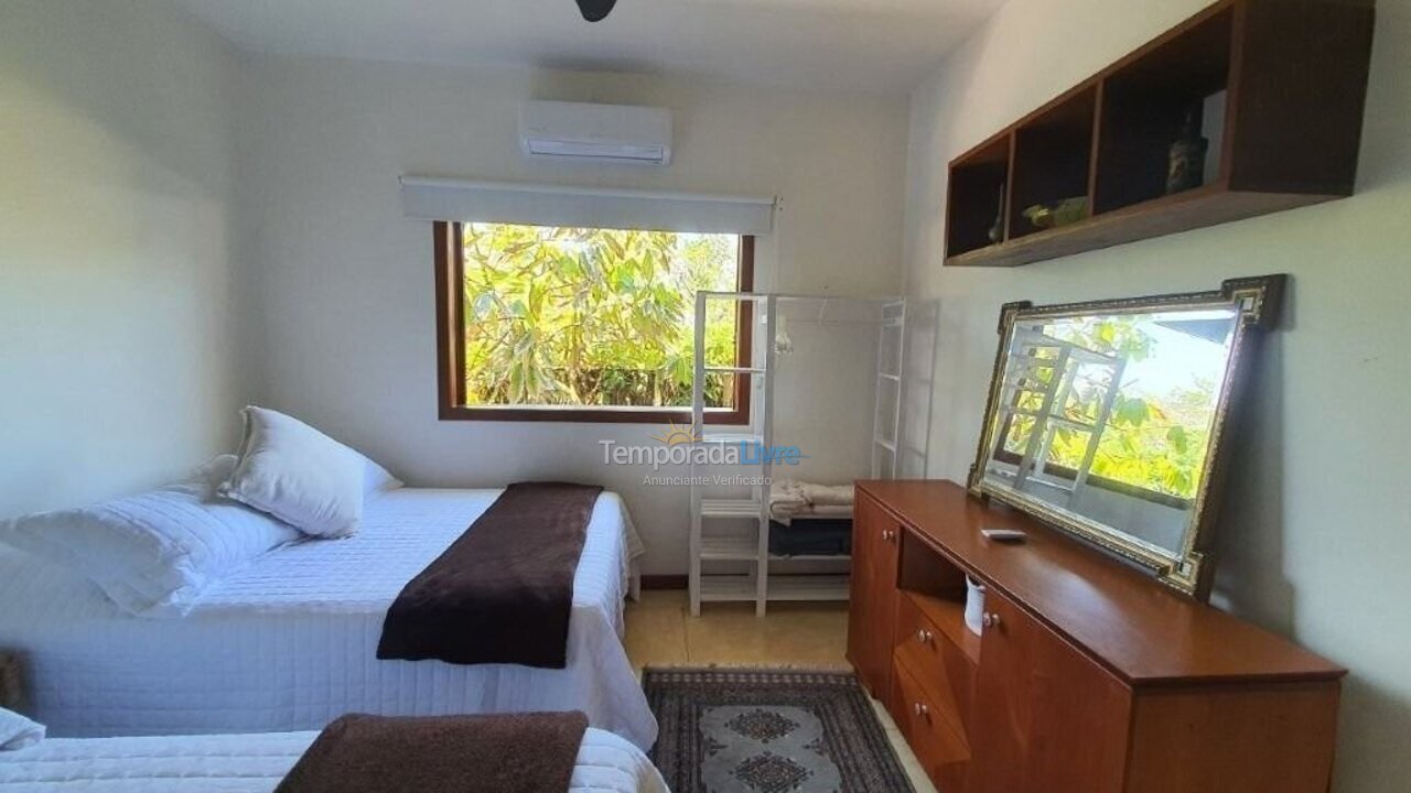 Casa para aluguel de temporada em Ubatuba (Itamambuca)