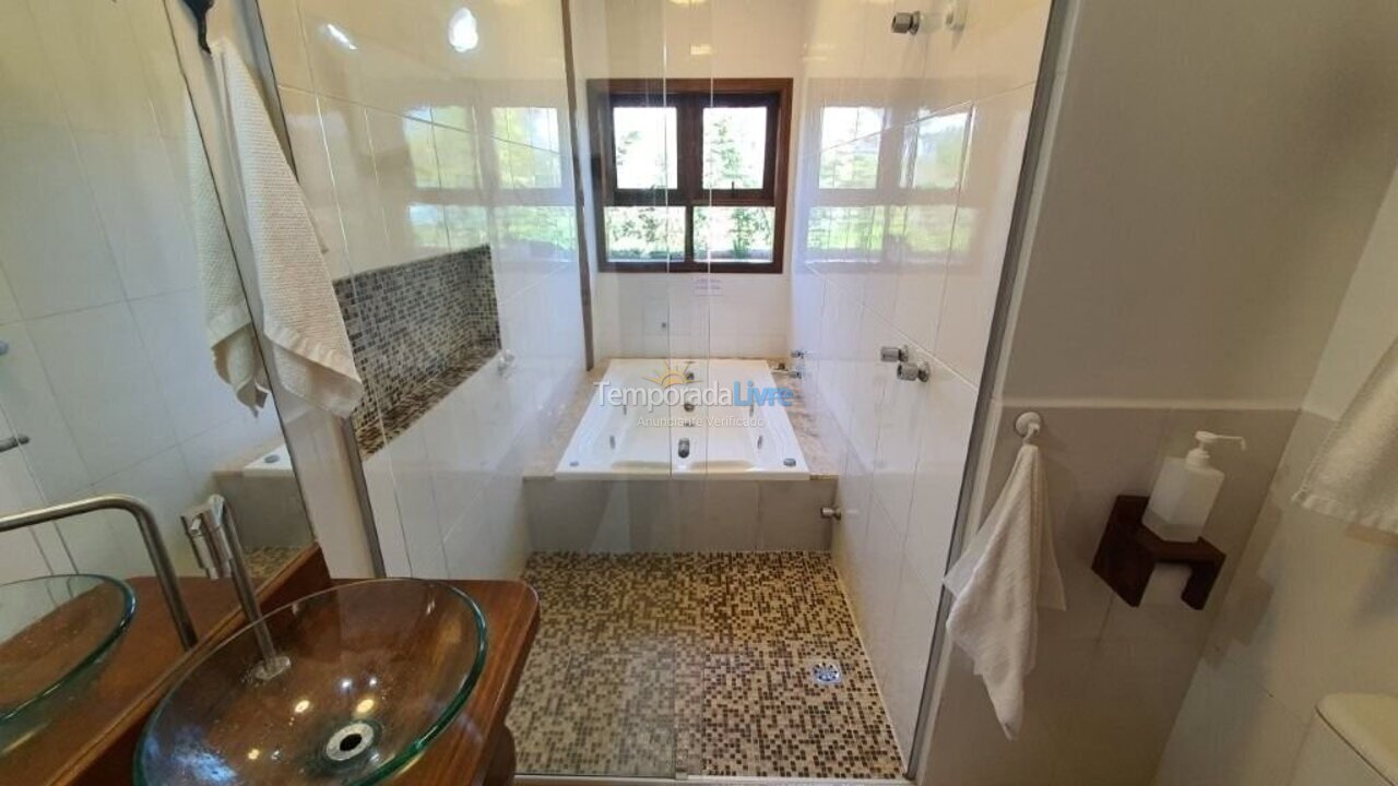 Casa para aluguel de temporada em Ubatuba (Itamambuca)