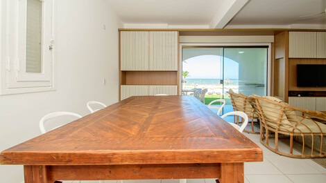 Dúplex frente al mar y con piscina para 8 personas