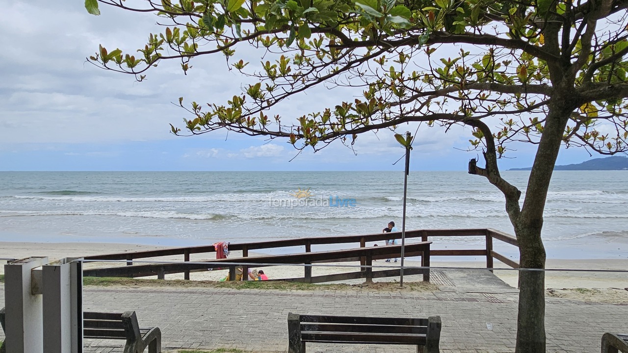 Apartamento para aluguel de temporada em Itapema (Meia Praia)