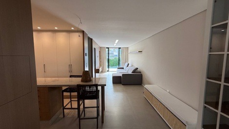 Excelente Geminado a 130m da Prainha, AC, WI-FI, garagem