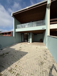 Excelente Geminado a 130m da Prainha, AC, WI-FI, garagem