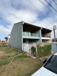 Excelente Geminado a 130m da Prainha, AC, WI-FI, garagem