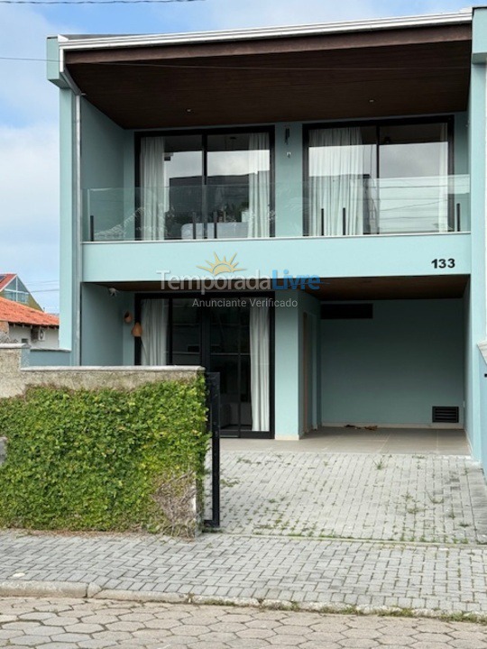 Casa para aluguel de temporada em São Francisco do Sul (Prainha)