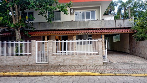 Casa para alugar em Bombinhas - Praia de Bombas