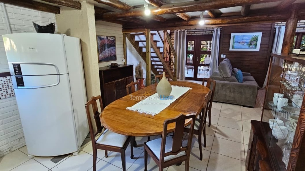 Casa para aluguel de temporada em Imbituba (Praia do Rosa)