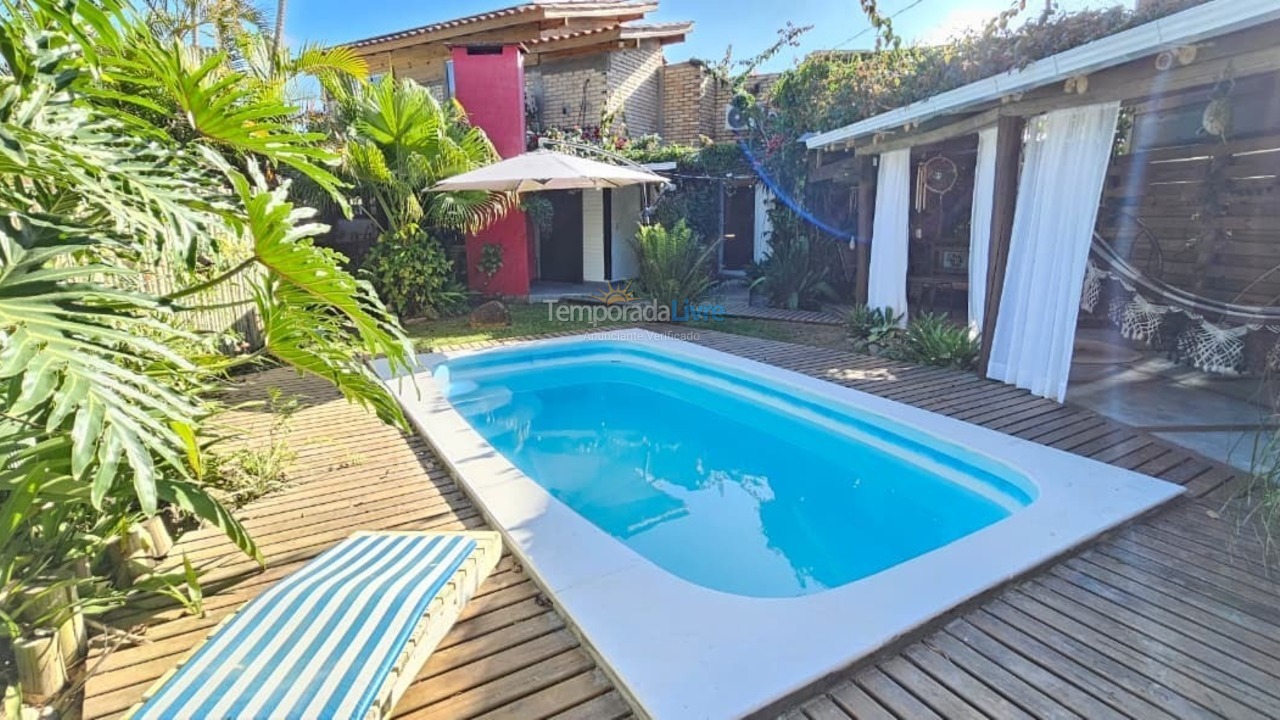 Casa para aluguel de temporada em Imbituba (Praia do Rosa)