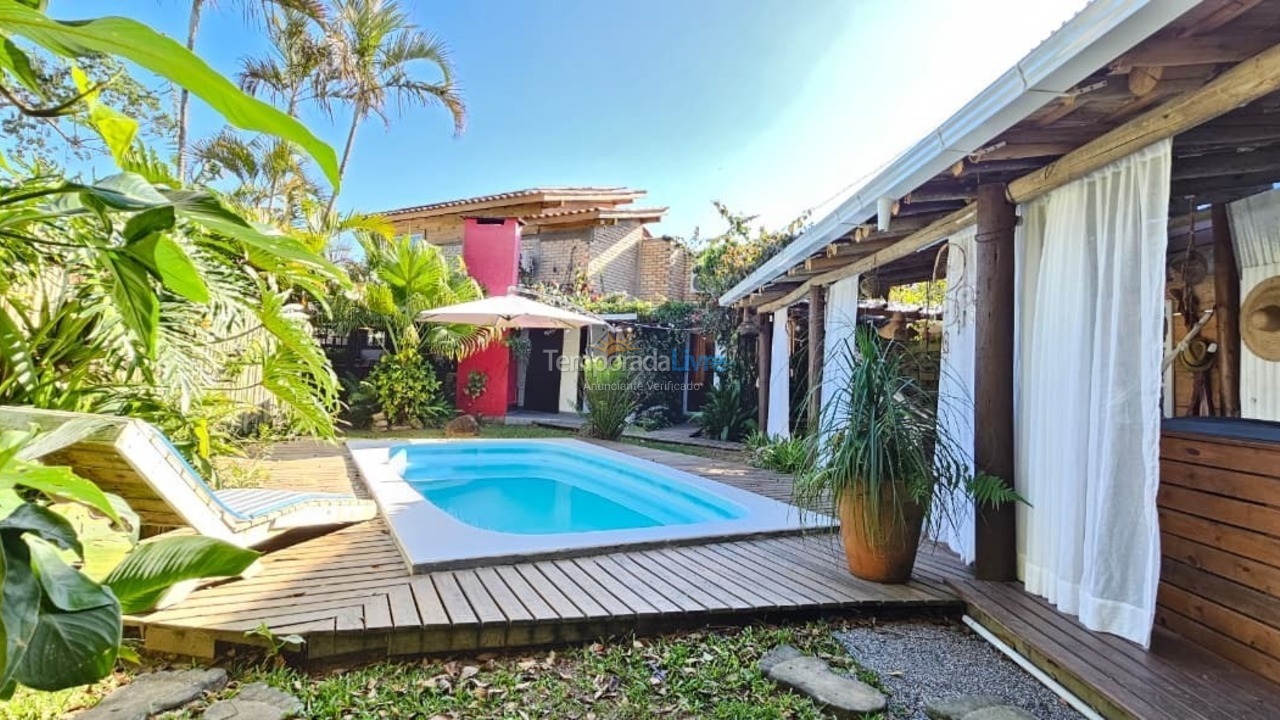 Casa para aluguel de temporada em Imbituba (Praia do Rosa)