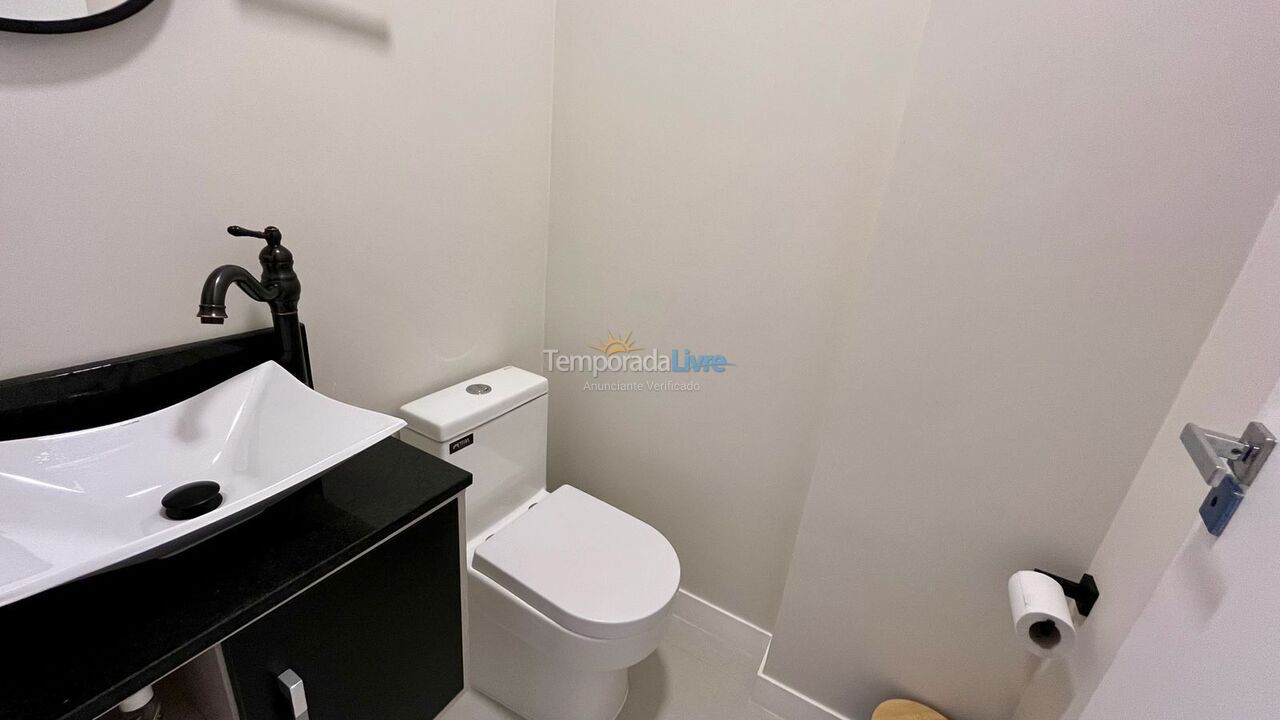 Apartamento para aluguel de temporada em Porto Belo (Perequê)