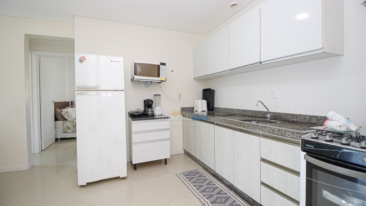 Apartamento para aluguel de temporada em Bombinhas (Praia de Quatro Ilhas)