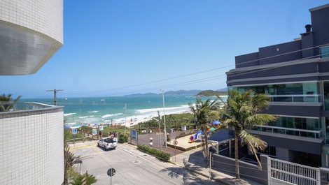 Apartamento com 2 suítes e linda vista para a Praia de Quatro Ilhas