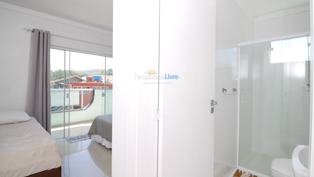 Apartamento para aluguel de temporada em Bombinhas (Praia de Quatro Ilhas)