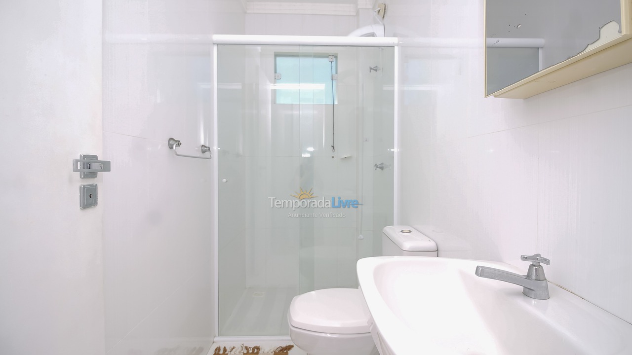 Apartamento para aluguel de temporada em Bombinhas (Praia de Quatro Ilhas)