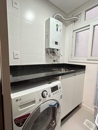 3 bedrooms, just 1 block from the sea! A54