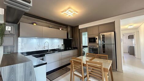 3 bedrooms, just 1 block from the sea! A54