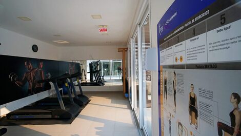 3 bedrooms, just 1 block from the sea! A54