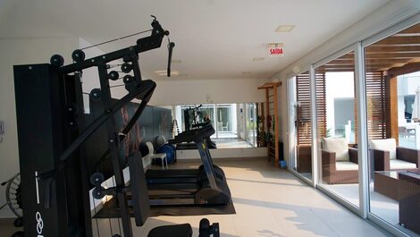 3 bedrooms, just 1 block from the sea! A54