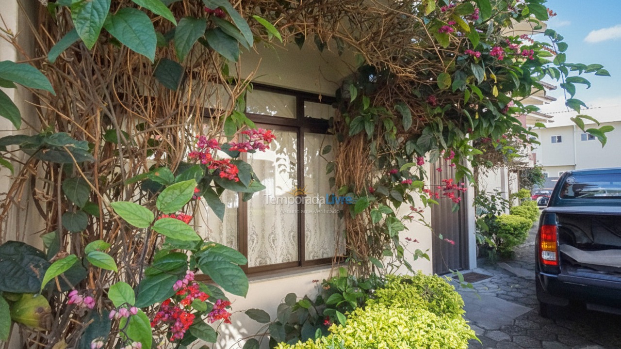 Casa para aluguel de temporada em Florianopolis (Praia dos Ingleses)