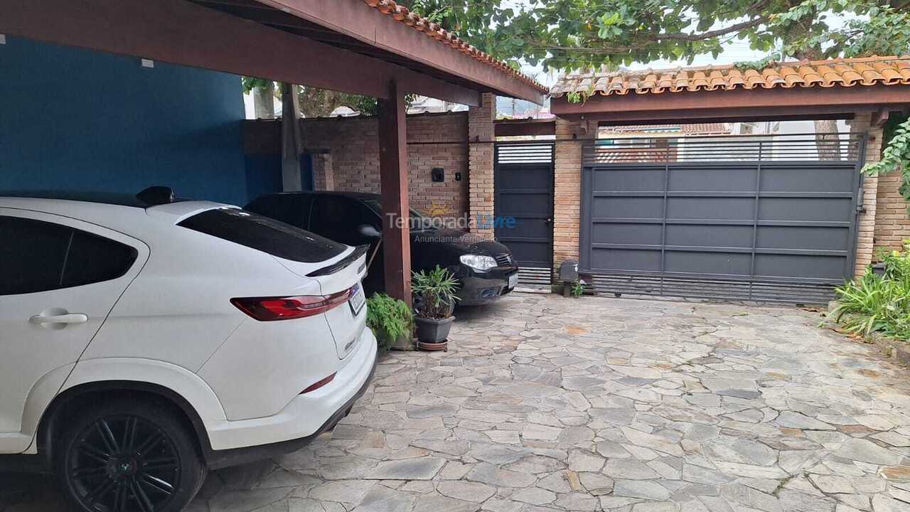 House for vacation rental in Caraguatatuba (Martin de Sá)