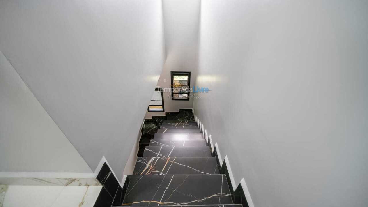 Casa para alquiler de vacaciones em Bombinhas (Praia de Zimbros)