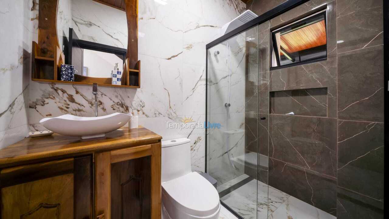 Casa para alquiler de vacaciones em Bombinhas (Praia de Zimbros)