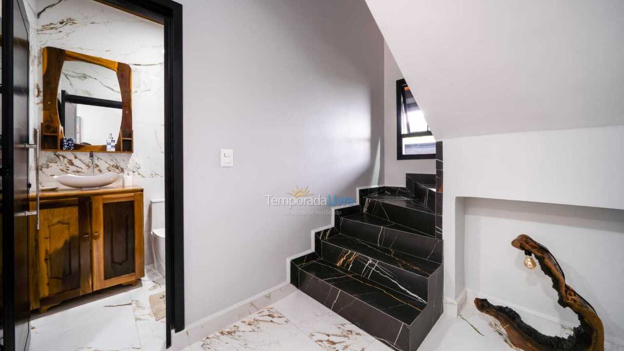 Casa para alquiler de vacaciones em Bombinhas (Praia de Zimbros)