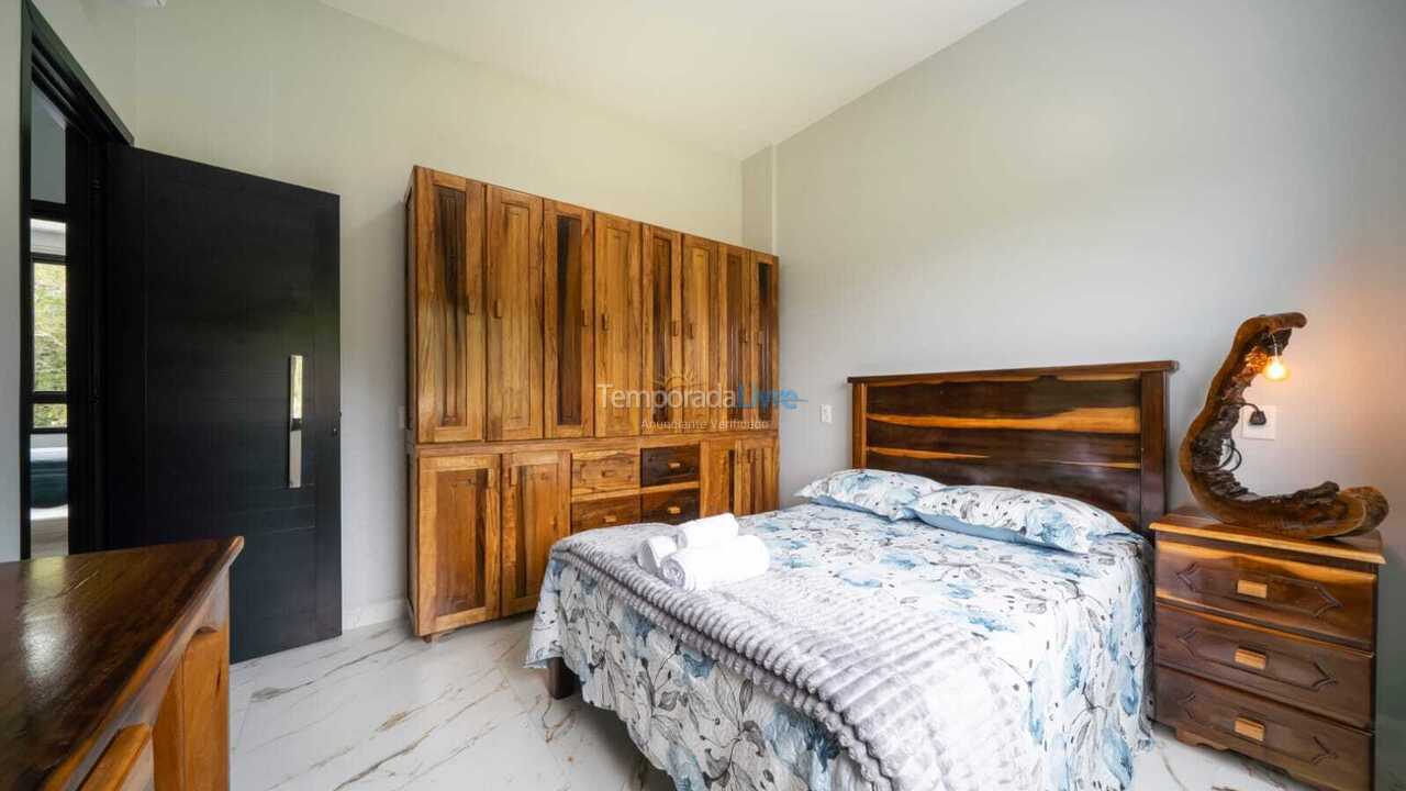 Casa para alquiler de vacaciones em Bombinhas (Praia de Zimbros)