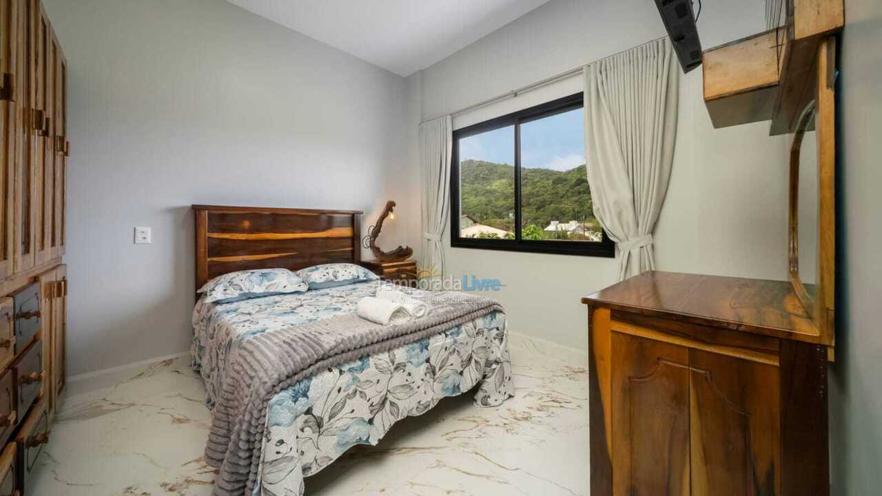 Casa para alquiler de vacaciones em Bombinhas (Praia de Zimbros)