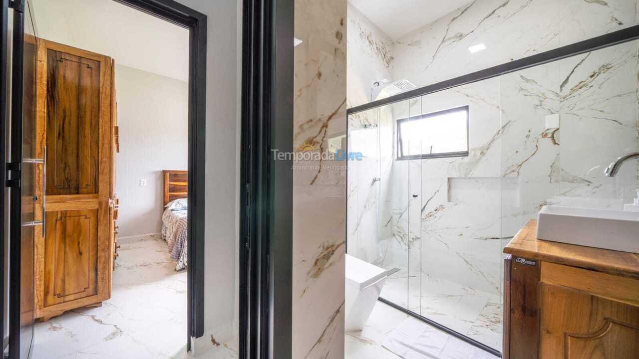 Casa para alquiler de vacaciones em Bombinhas (Praia de Zimbros)