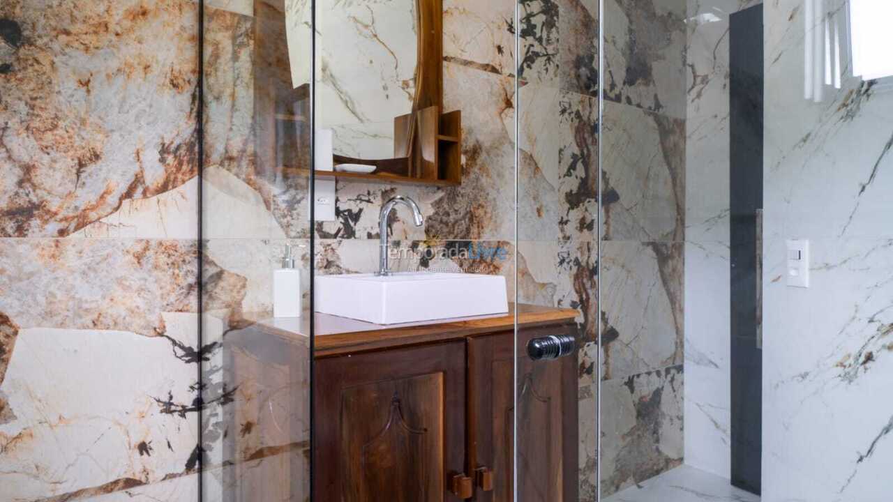 Casa para alquiler de vacaciones em Bombinhas (Praia de Zimbros)