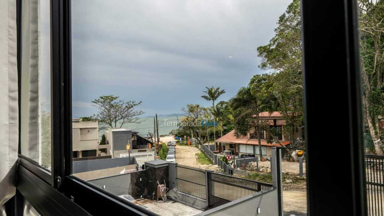 Casa para alquiler de vacaciones em Bombinhas (Praia de Zimbros)