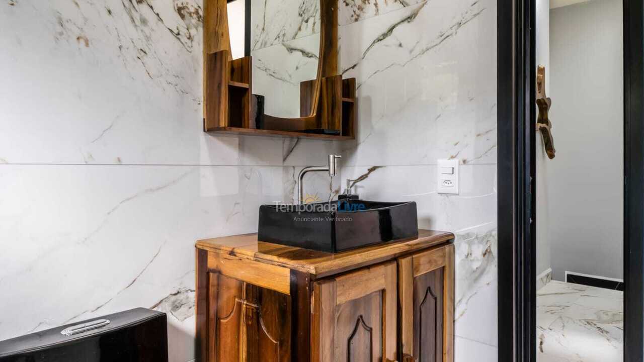 Casa para alquiler de vacaciones em Bombinhas (Praia de Zimbros)