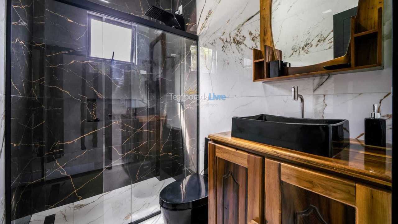 Casa para alquiler de vacaciones em Bombinhas (Praia de Zimbros)