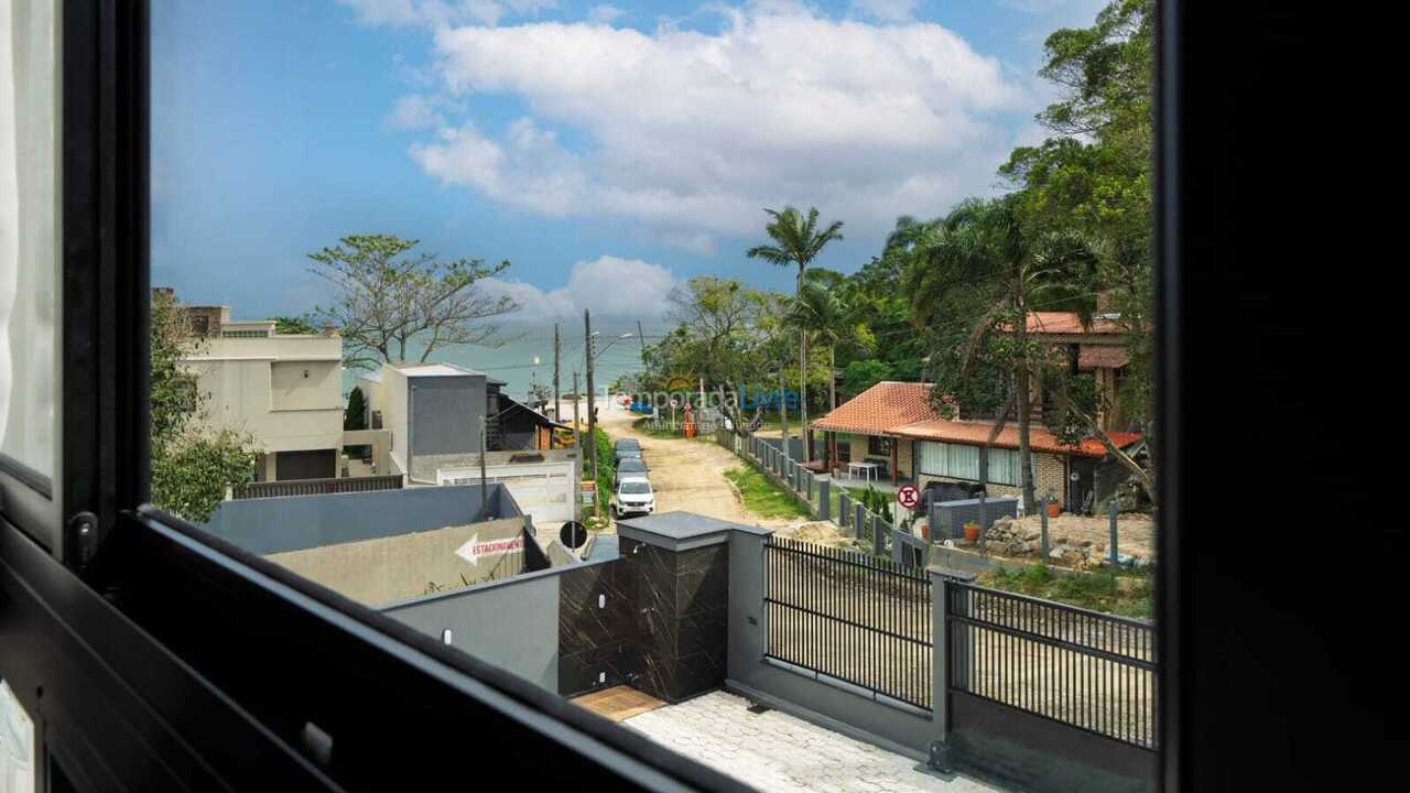 Casa para alquiler de vacaciones em Bombinhas (Praia de Zimbros)