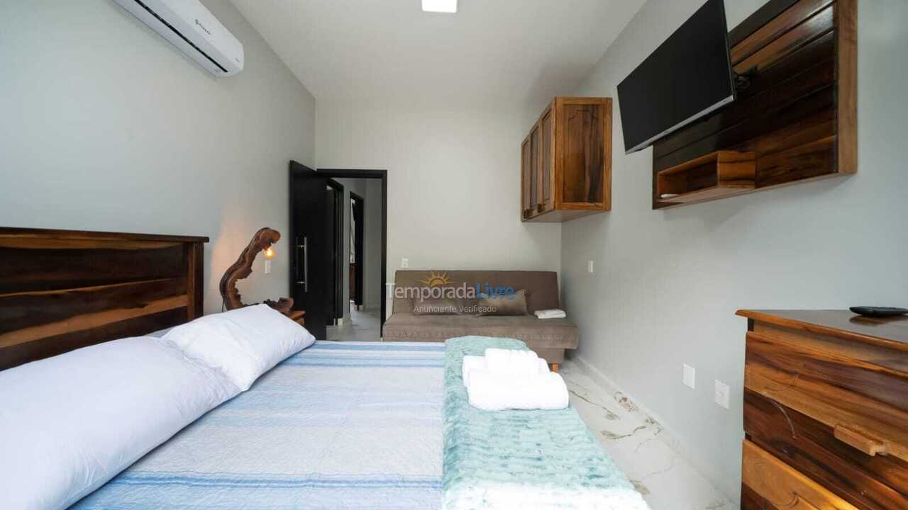 Casa para alquiler de vacaciones em Bombinhas (Praia de Zimbros)
