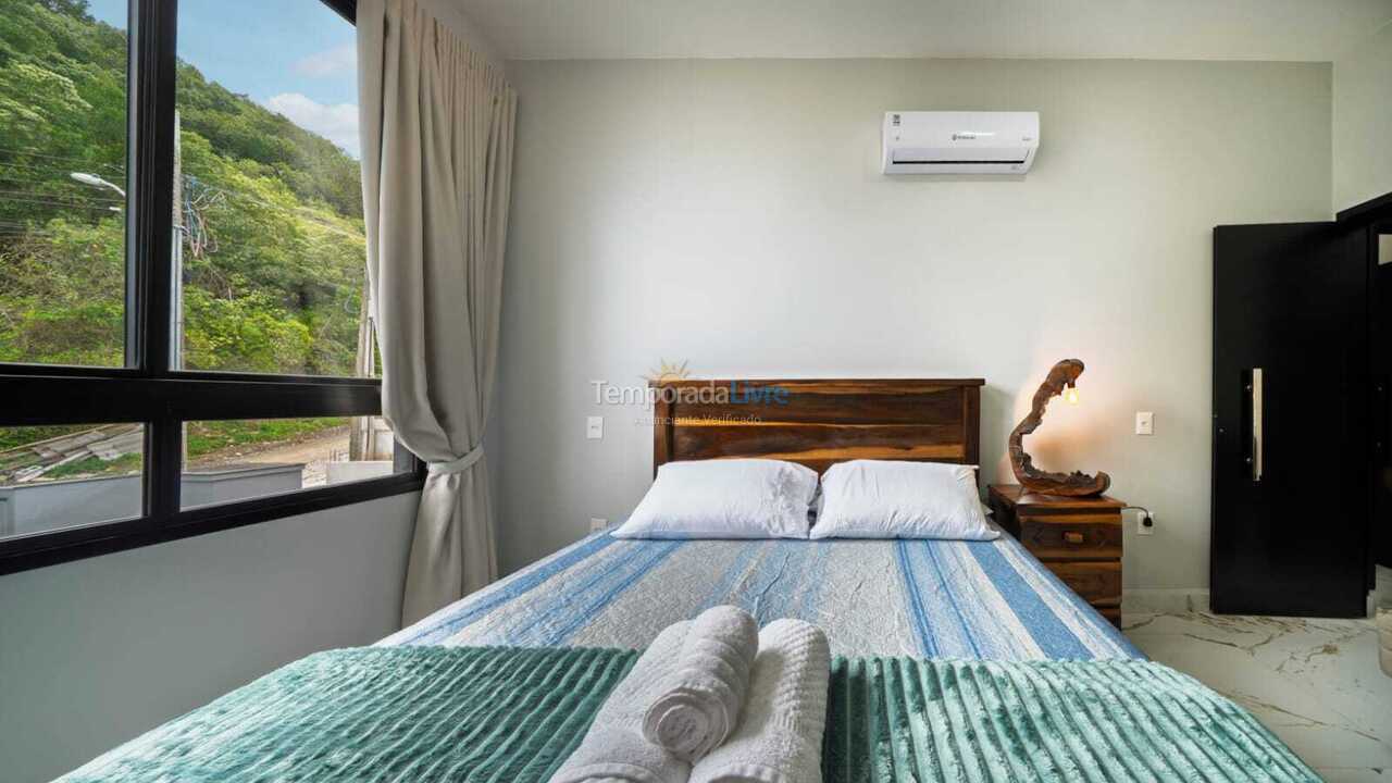 Casa para alquiler de vacaciones em Bombinhas (Praia de Zimbros)