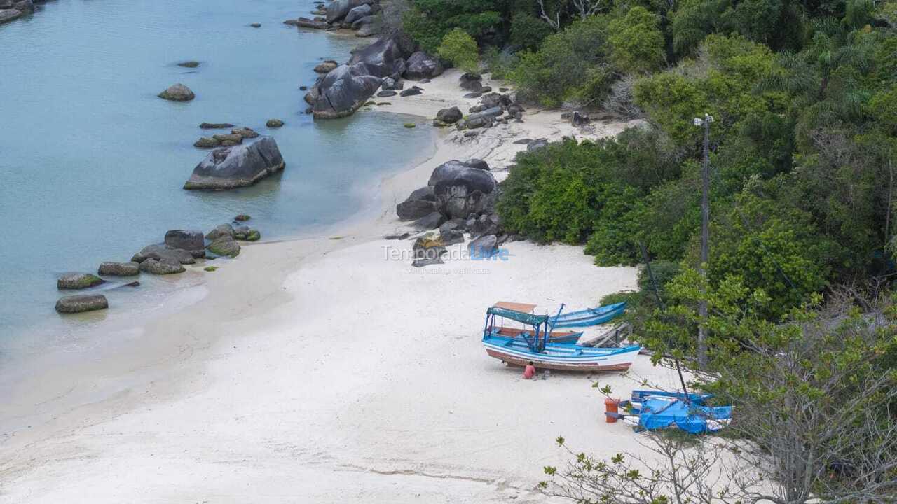 Casa para alquiler de vacaciones em Bombinhas (Praia de Zimbros)