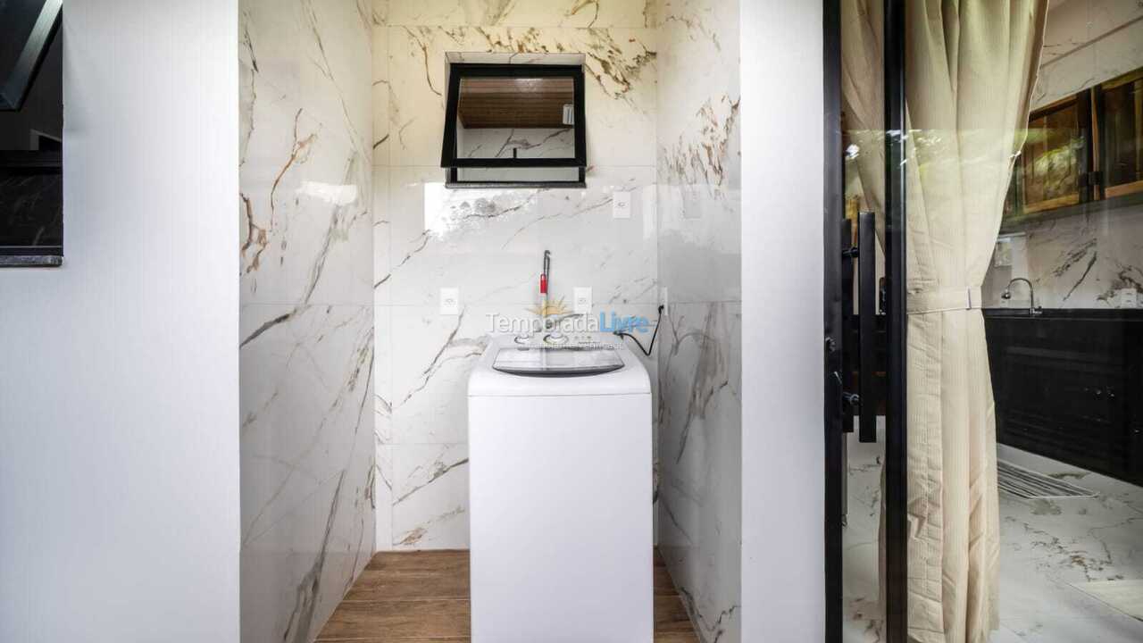 Casa para alquiler de vacaciones em Bombinhas (Praia de Zimbros)